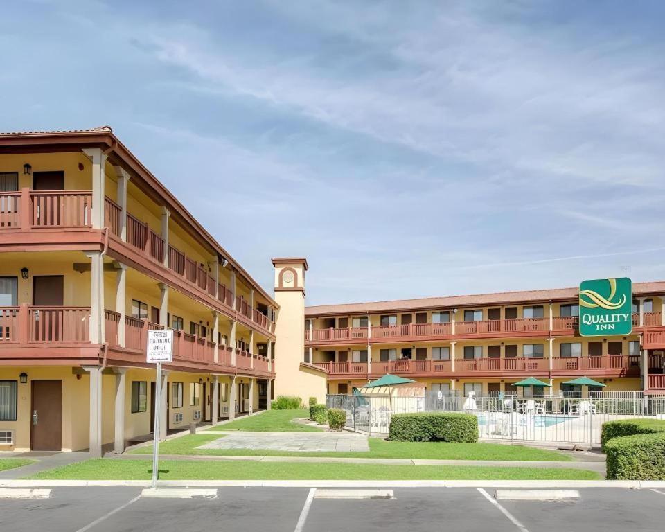 Quality Inn San Bernardino Exteriör bild