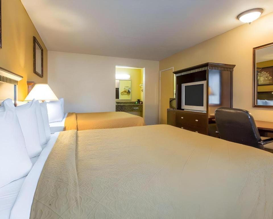 Quality Inn San Bernardino Exteriör bild