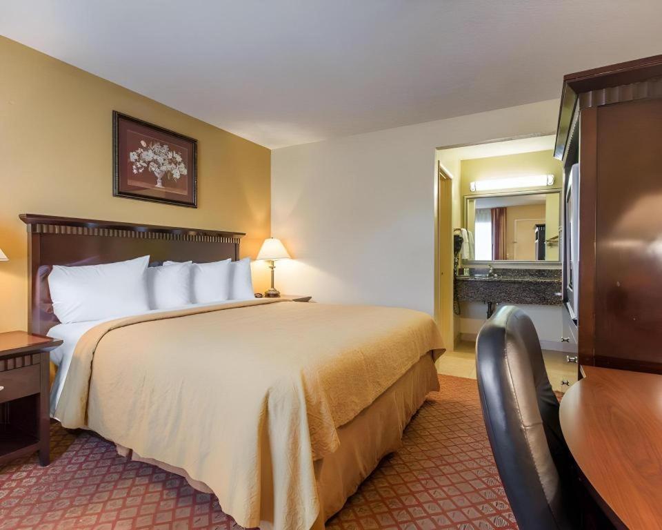 Quality Inn San Bernardino Exteriör bild