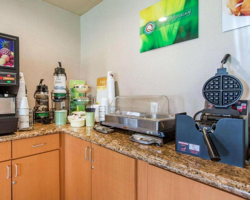 Quality Inn San Bernardino Exteriör bild