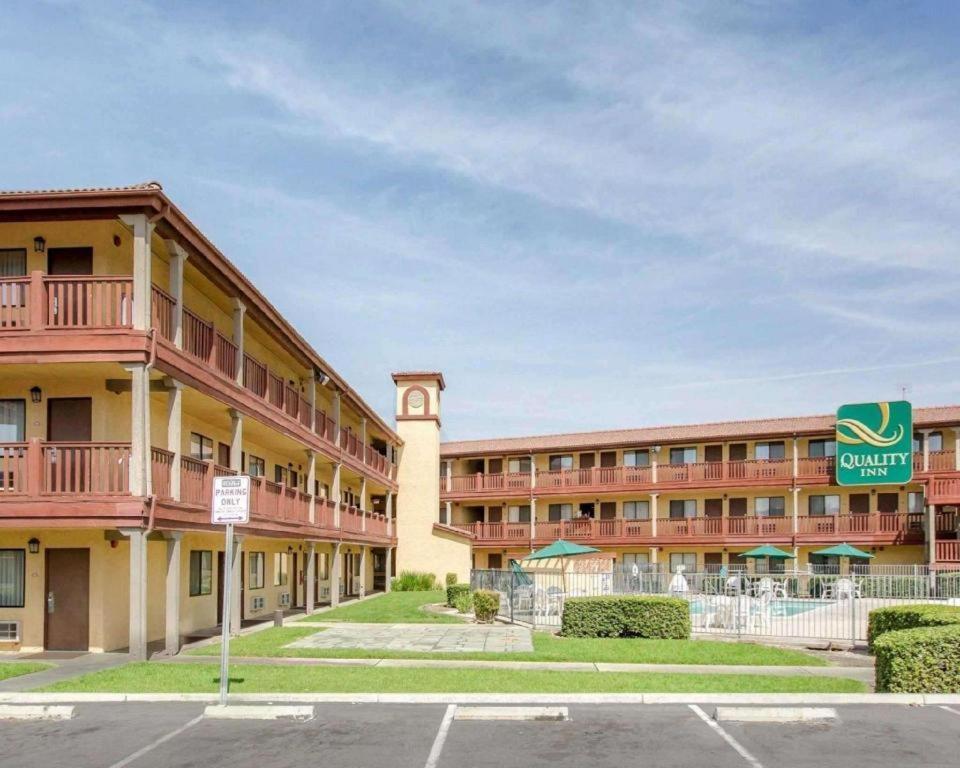 Quality Inn San Bernardino Exteriör bild